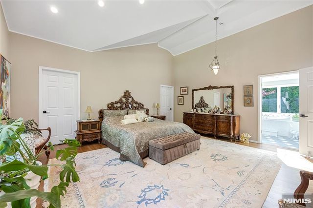 61 Brookview Drive, Woodcliff Lake, NJ 07677