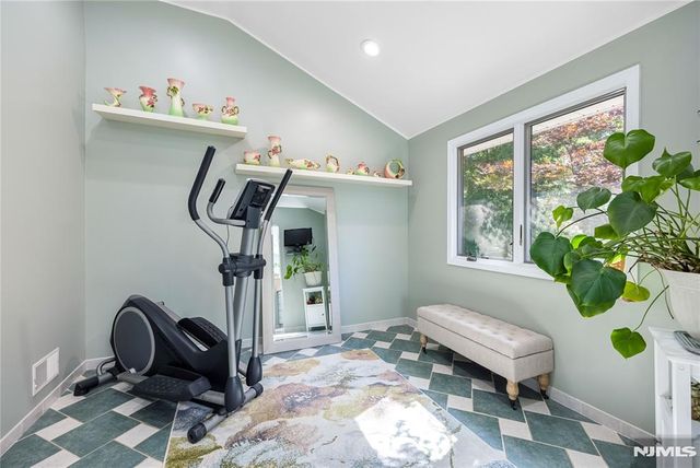 61 Brookview Drive, Woodcliff Lake, NJ 07677