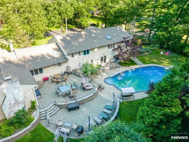 61 Brookview Drive, Woodcliff Lake, NJ 07677