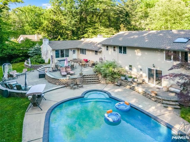 61 Brookview Drive, Woodcliff Lake, NJ 07677