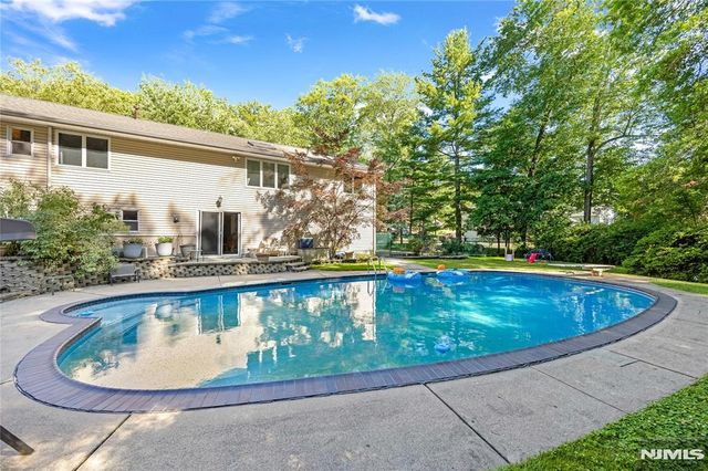 61 Brookview Drive, Woodcliff Lake, NJ 07677