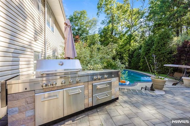 61 Brookview Drive, Woodcliff Lake, NJ 07677