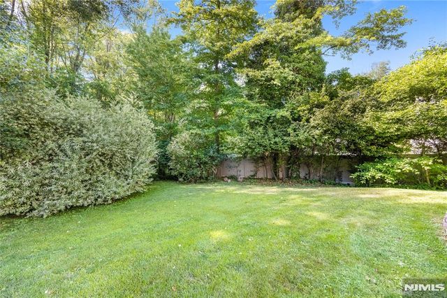 61 Brookview Drive, Woodcliff Lake, NJ 07677
