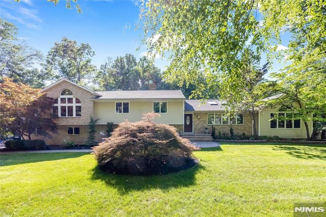 61 Brookview Drive, Woodcliff Lake, NJ 07677