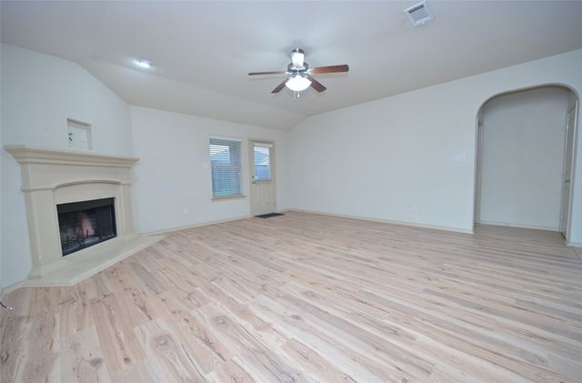 3124 Stonecrop Trail, Denton, TX 76226