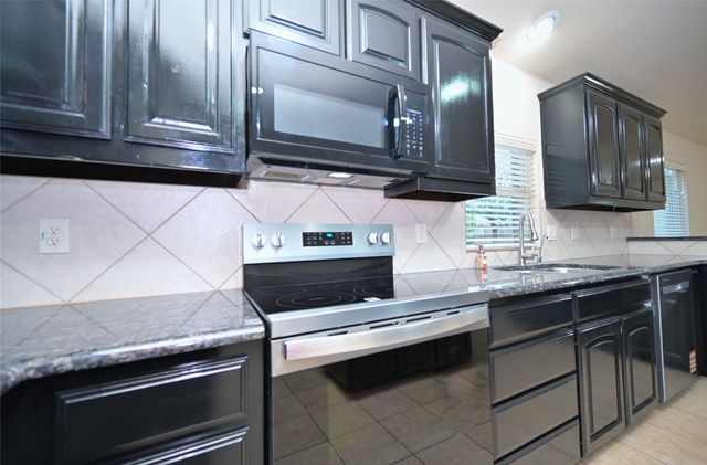 3124 Stonecrop Trail, Denton, TX 76226