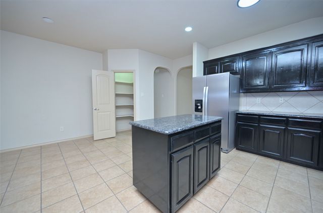 3124 Stonecrop Trail, Denton, TX 76226