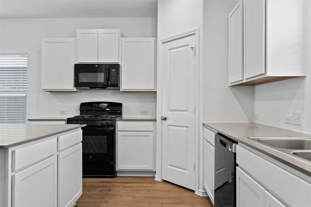 105 Allegro DR, Hutto, TX 78634