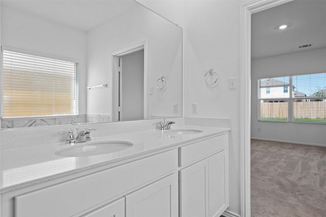 105 Allegro DR, Hutto, TX 78634