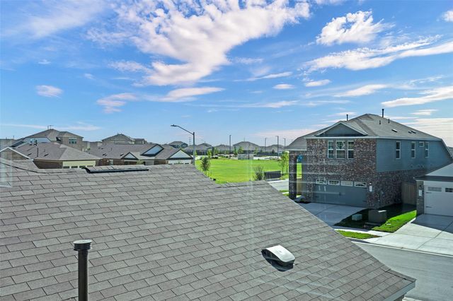 105 Allegro DR, Hutto, TX 78634