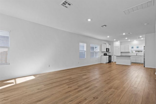 105 Allegro DR, Hutto, TX 78634