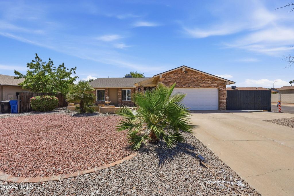2051 E Pueblo Avenue, Mesa, AZ 85204