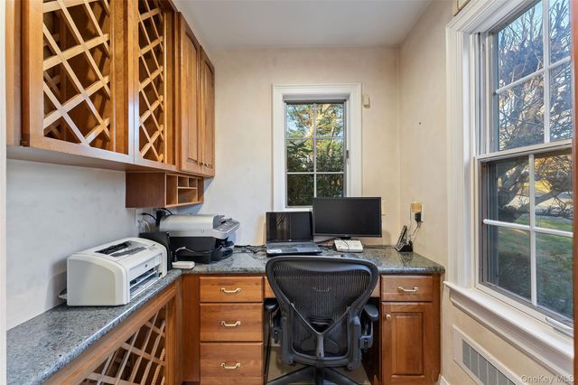 24 Olmsted Road, Scarsdale, NY 10583