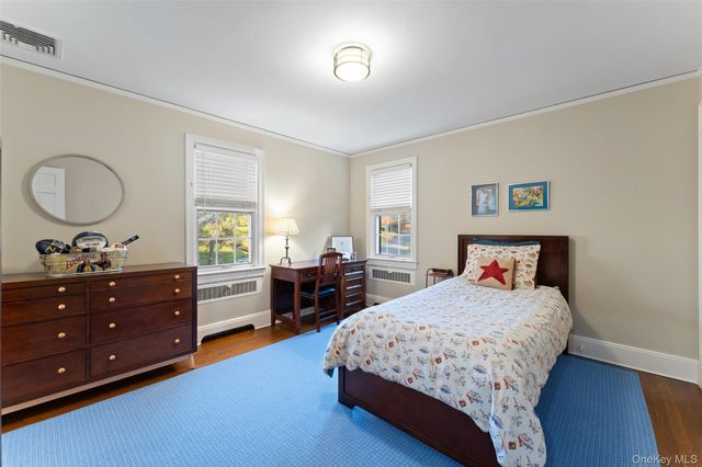 24 Olmsted Road, Scarsdale, NY 10583