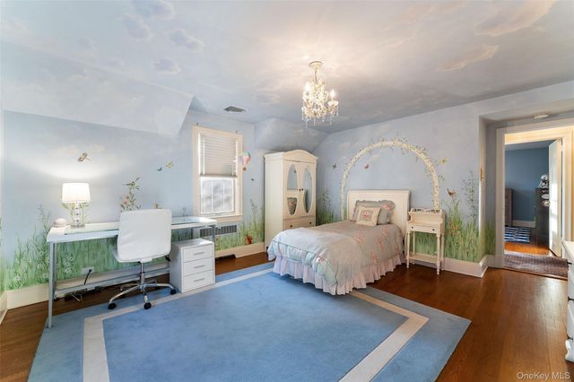 24 Olmsted Road, Scarsdale, NY 10583