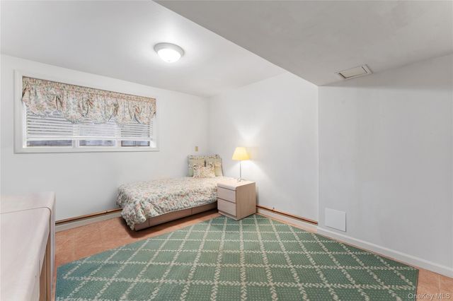 24 Olmsted Road, Scarsdale, NY 10583