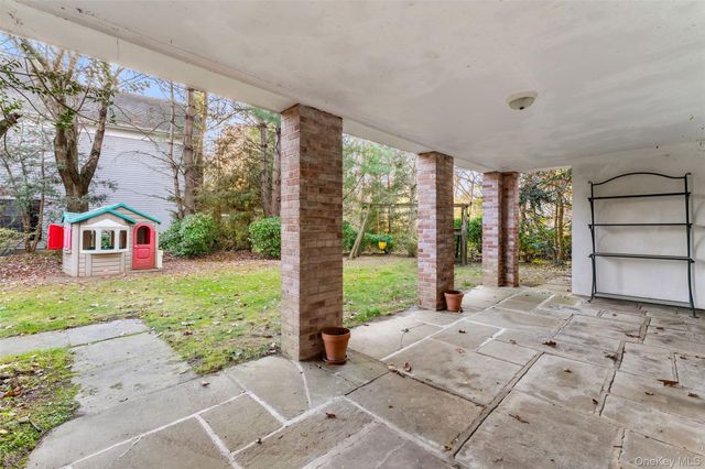 24 Olmsted Road, Scarsdale, NY 10583