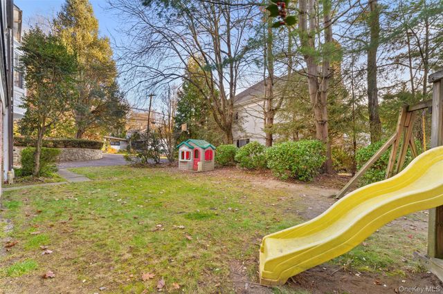 24 Olmsted Road, Scarsdale, NY 10583