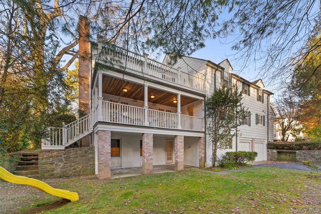 24 Olmsted Road, Scarsdale, NY 10583