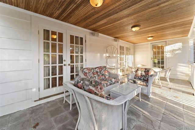 24 Olmsted Road, Scarsdale, NY 10583