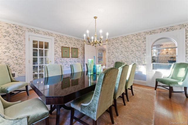 24 Olmsted Road, Scarsdale, NY 10583