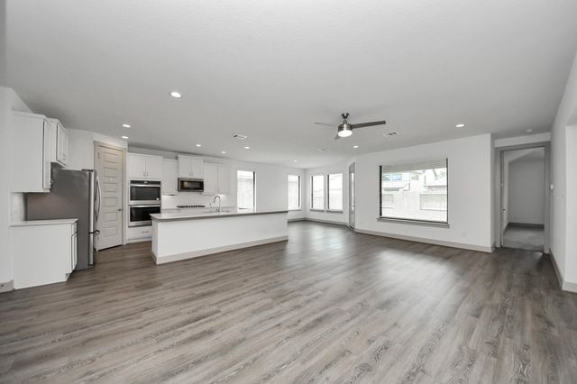 1567 Harvest Vine Court, Friendswood, TX 77546
