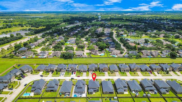 1567 Harvest Vine Court, Friendswood, TX 77546