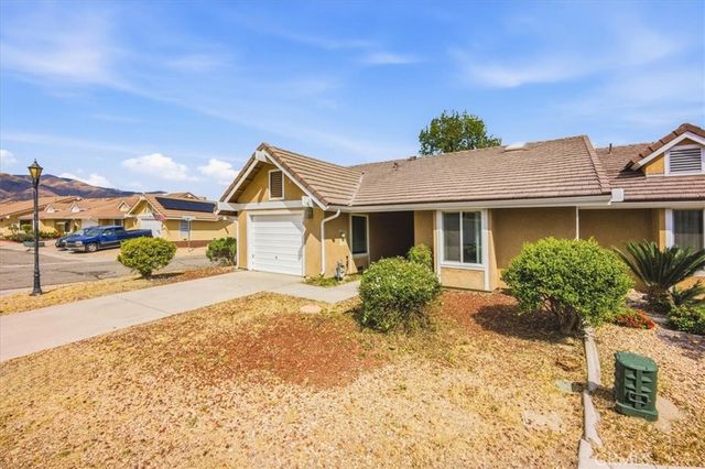 1473 Ethan Allen, San Jacinto, CA 92583