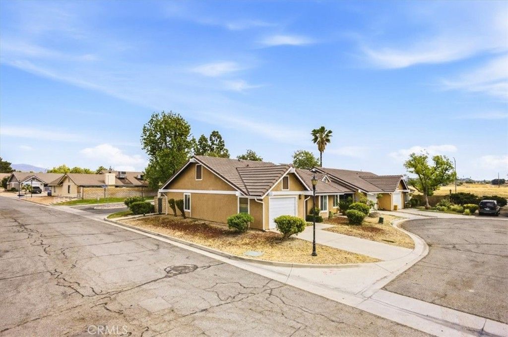 1473 Ethan Allen, San Jacinto, CA 92583