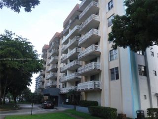 15600 NW 7th Ave 618, Miami, FL 33169