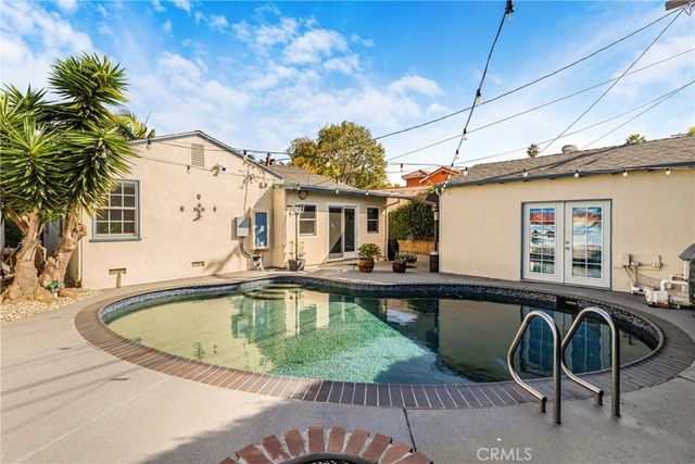 1733 S Corning, Los Angeles, CA 90035