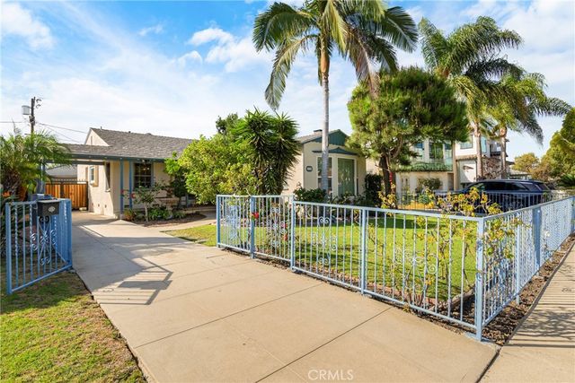 1733 S Corning, Los Angeles, CA 90035