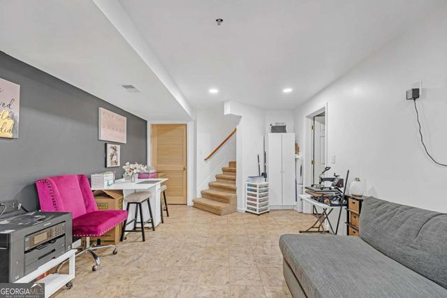 582 Braidwood Drive NW, Acworth, GA 30101