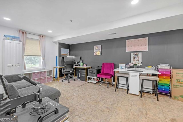 582 Braidwood Drive NW, Acworth, GA 30101