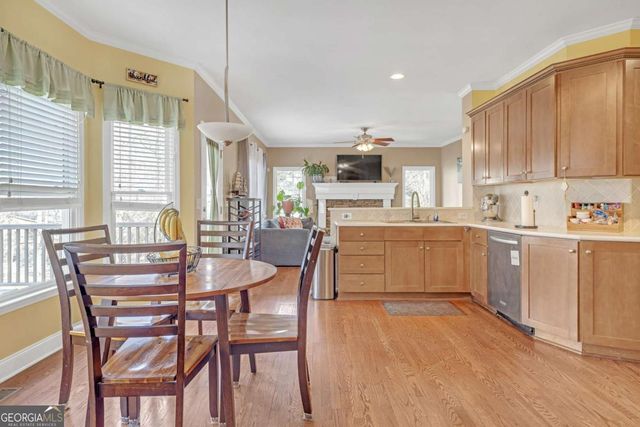 582 Braidwood Drive NW, Acworth, GA 30101