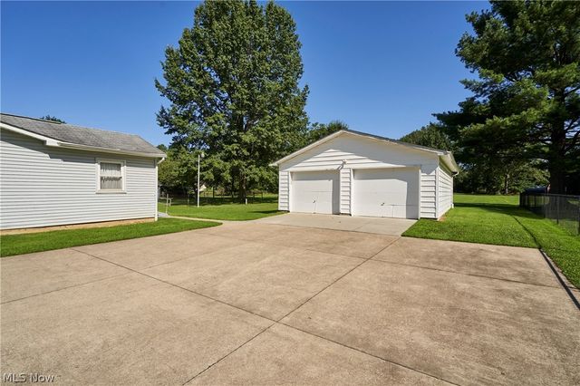 1121 Eastwood Avenue, Tallmadge, OH 44278
