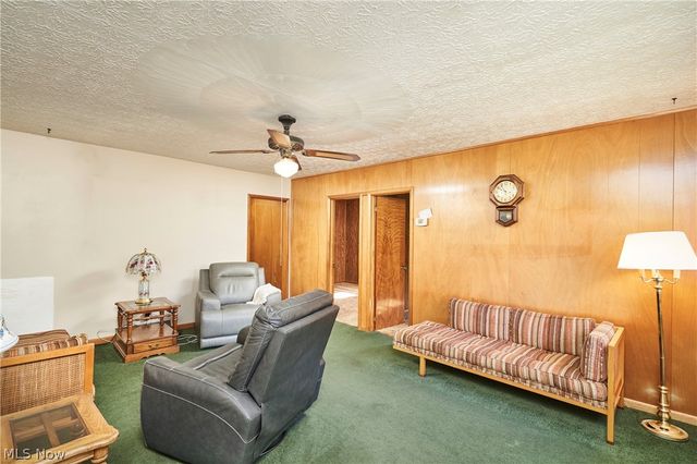 1121 Eastwood Avenue, Tallmadge, OH 44278