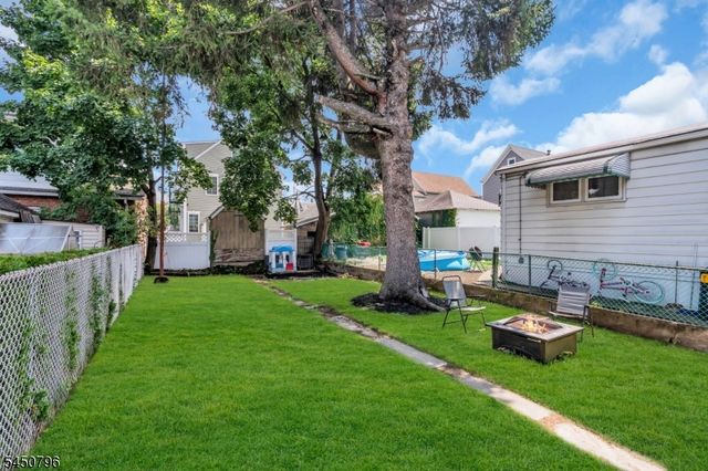 55 Maple Ave, Wallington Boro, NJ 07057