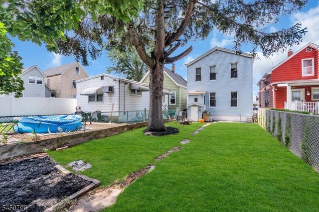 55 Maple Ave, Wallington Boro, NJ 07057