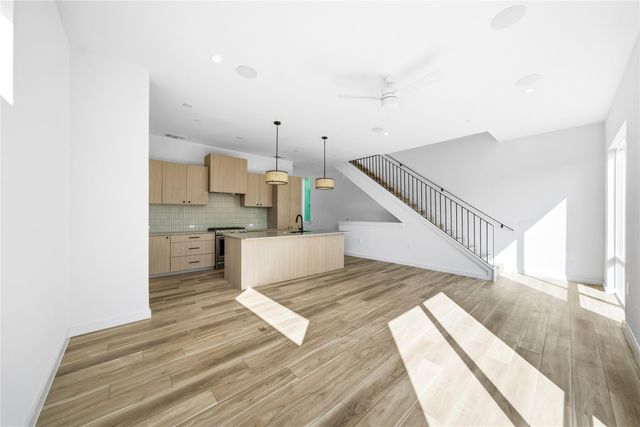 10815 Hermosillo DR 1004, Austin, TX 78758