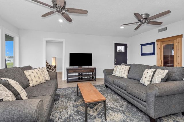 11403 Twain Drive, Montgomery, TX 77356