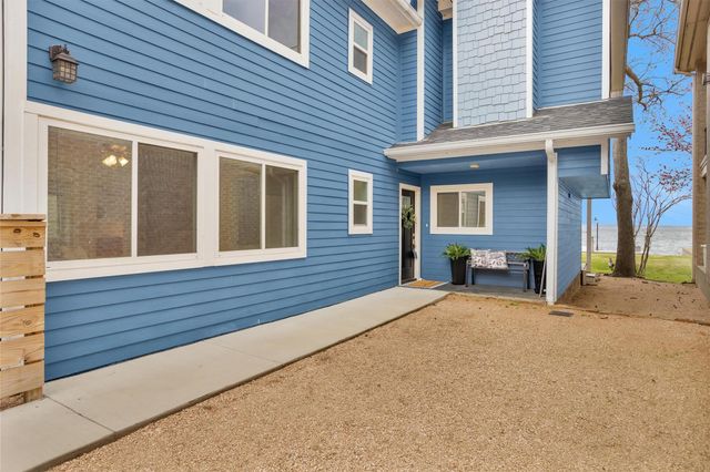 11403 Twain Drive, Montgomery, TX 77356