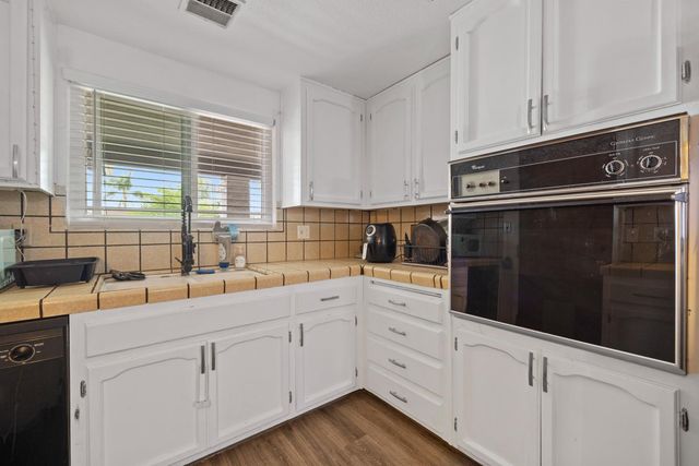 3225 Nightingale Dr, Modesto, CA 95356