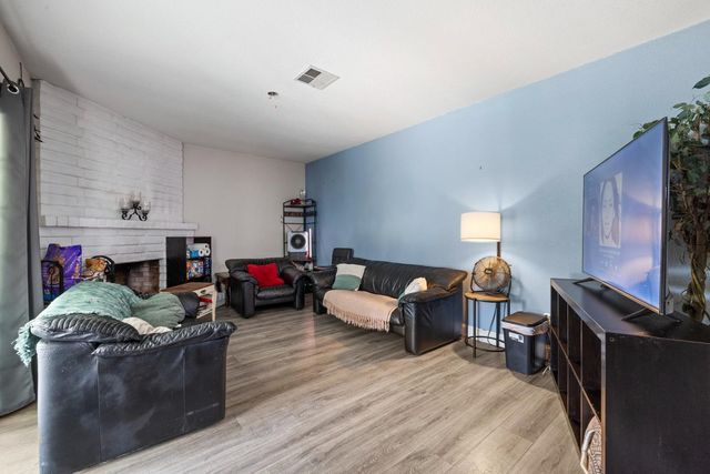 3225 Nightingale Dr, Modesto, CA 95356