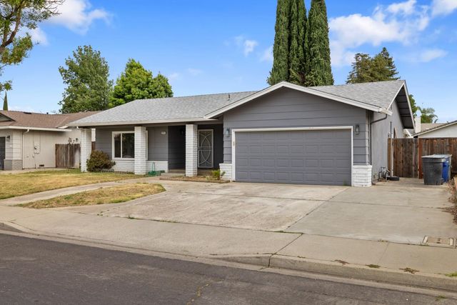 3225 Nightingale Dr, Modesto, CA 95356