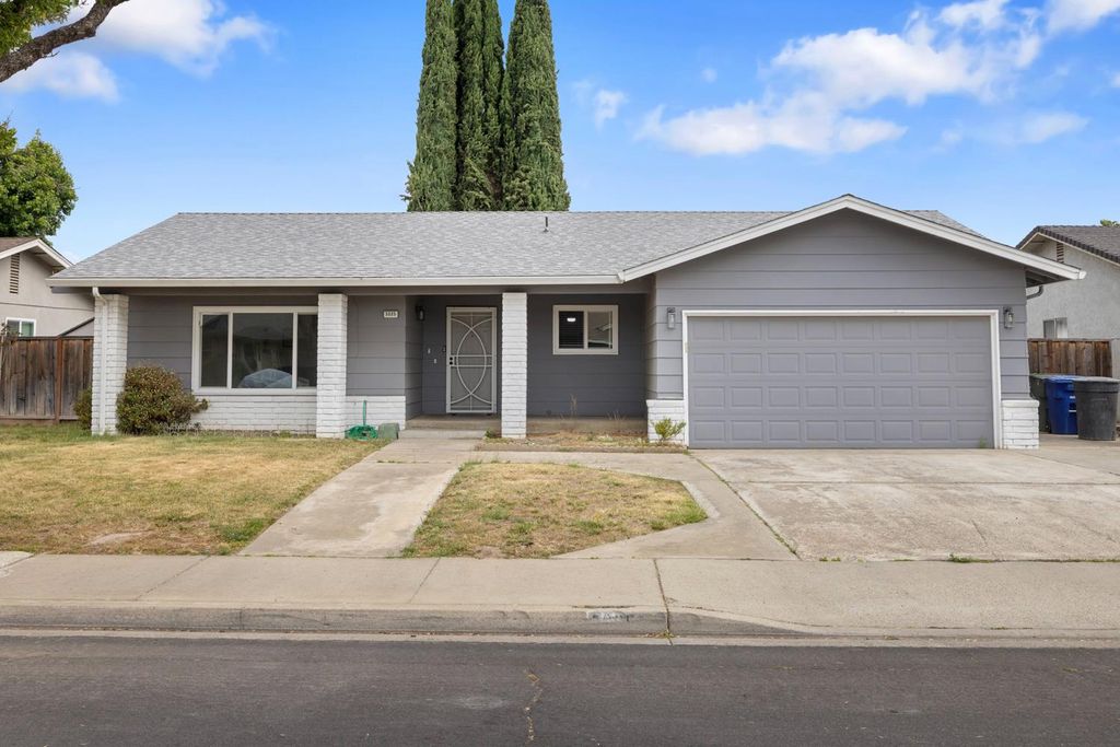 3225 Nightingale Dr, Modesto, CA 95356