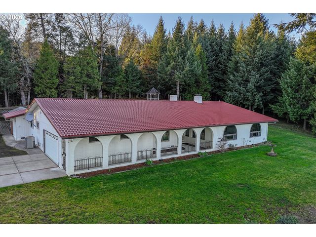 250 MOUNTAIN Dr, Roseburg, OR 97471