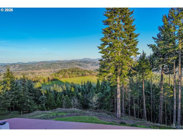 250 MOUNTAIN Dr, Roseburg, OR 97471
