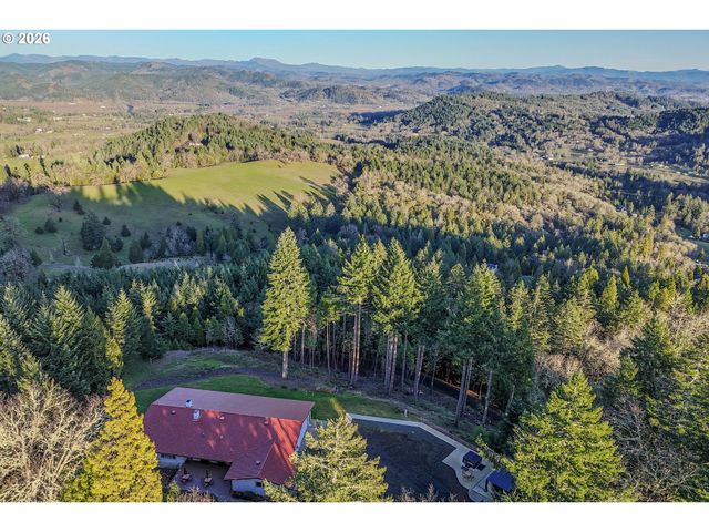 250 MOUNTAIN Dr, Roseburg, OR 97471