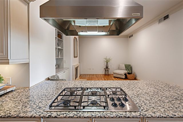 2828 Hood Street 1008, Dallas, TX 75219